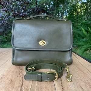 Vintage Coach Court - Loden/Olive Green #9870